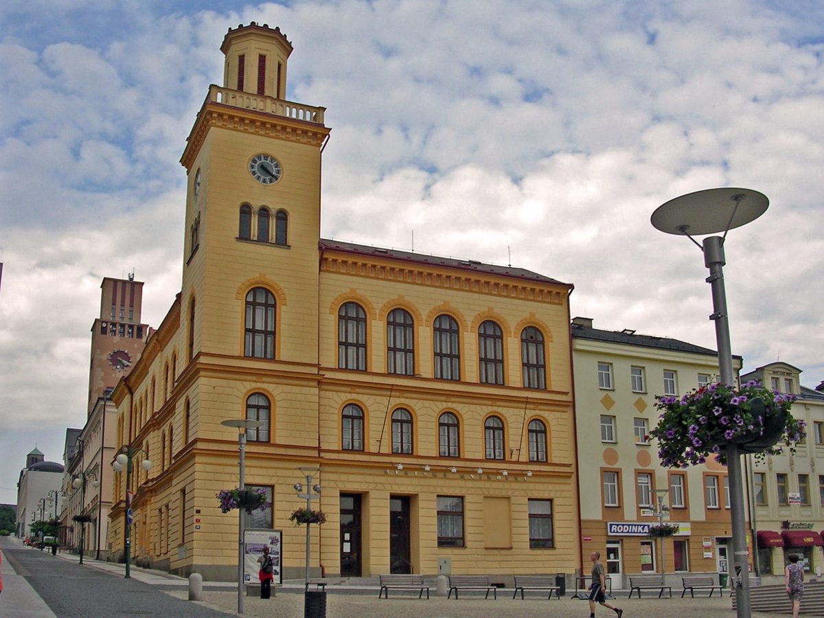 Jablonev n Nisou, radnice na Dolním Náměstí